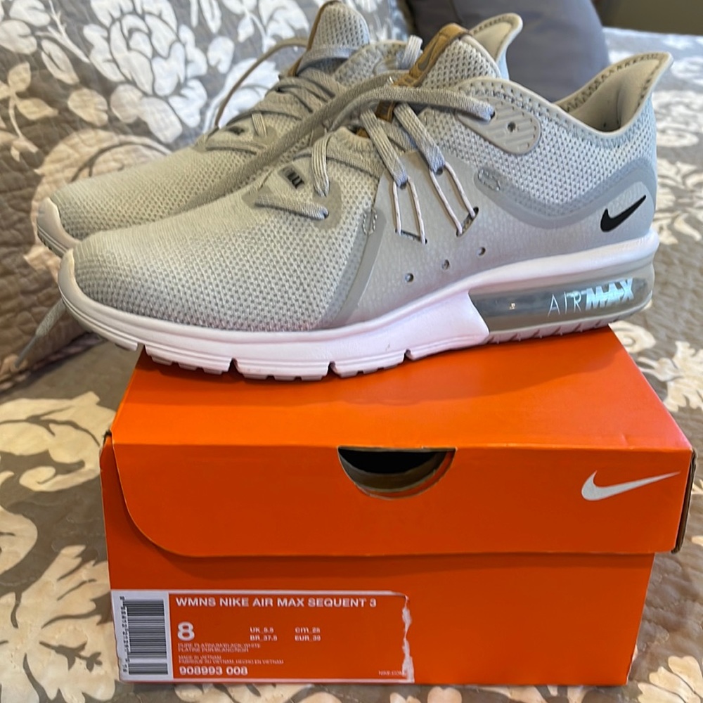 Women’s Nike air max sequent 3